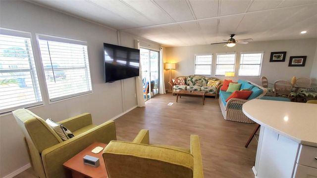 712 CAREFREE, Venice, FL 34285