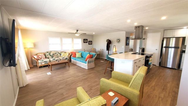 712 CAREFREE, Venice, FL 34285