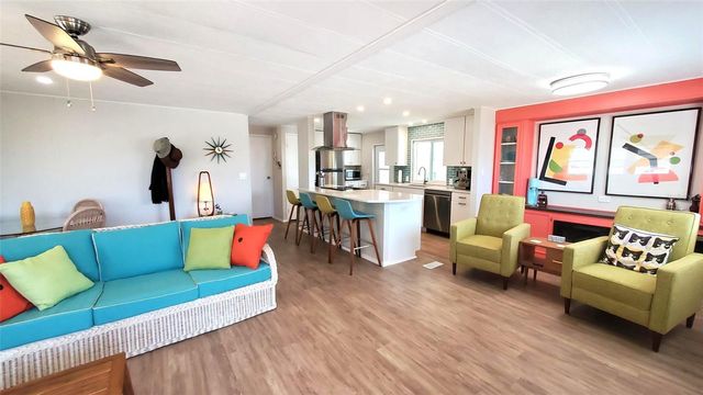 712 CAREFREE, Venice, FL 34285