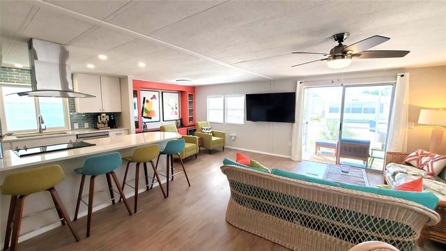 712 CAREFREE, Venice, FL 34285