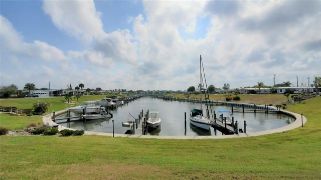 712 CAREFREE, Venice, FL 34285