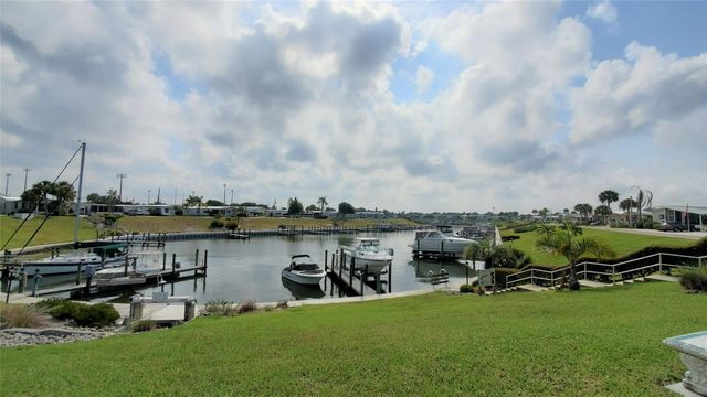 712 CAREFREE, Venice, FL 34285