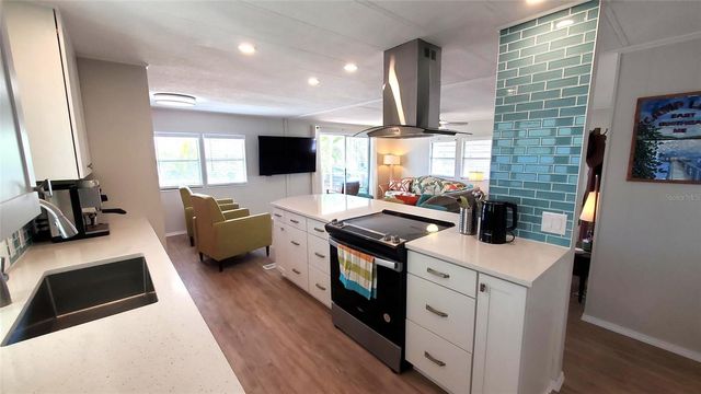 712 CAREFREE, Venice, FL 34285