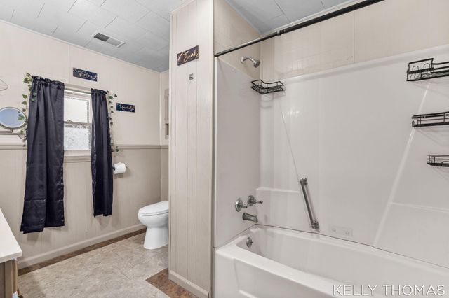 2052 Woodward Street, Muskegon Twp, MI 49442