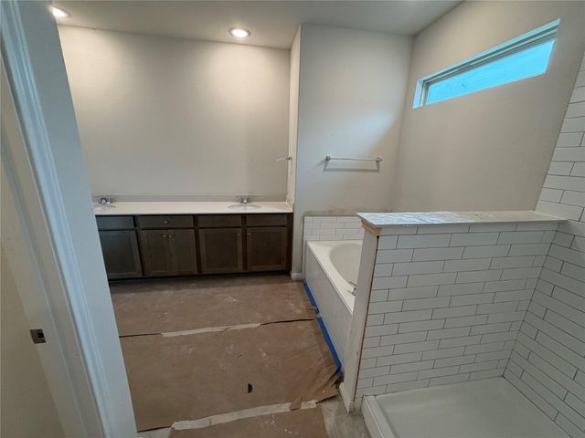 217 Leeland DR, Liberty Hill, TX 78642