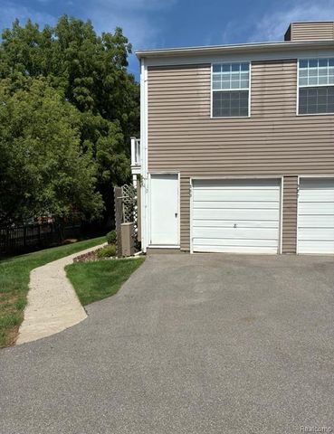 389 Neptune Drive 208, Walled Lake, MI 48390
