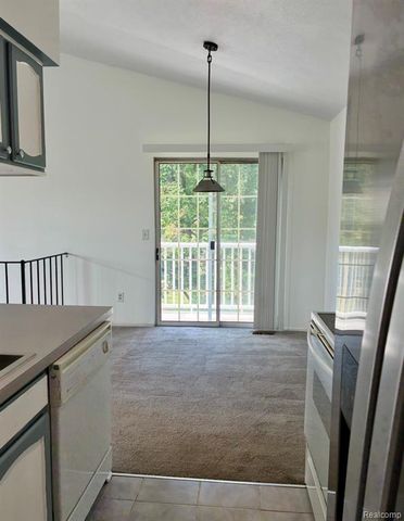 389 Neptune Drive 208, Walled Lake, MI 48390