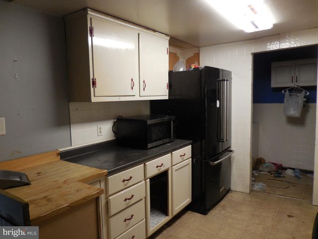 10 E CLAIRMONT DR, Newark, DE 19702