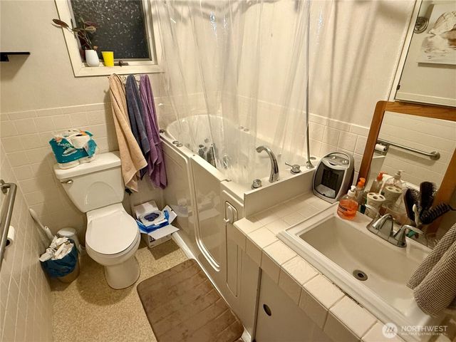 928 Bradford Street, Raymond, WA 98577