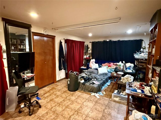 928 Bradford Street, Raymond, WA 98577