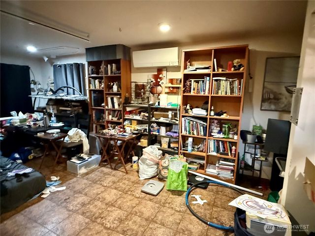 928 Bradford Street, Raymond, WA 98577