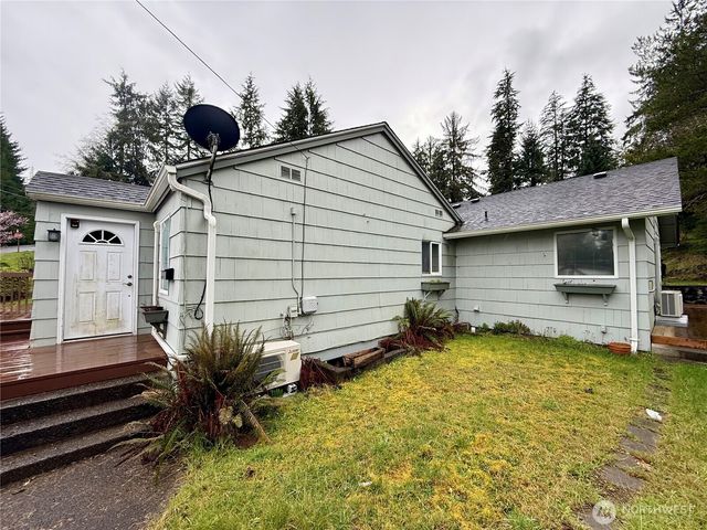 928 Bradford Street, Raymond, WA 98577