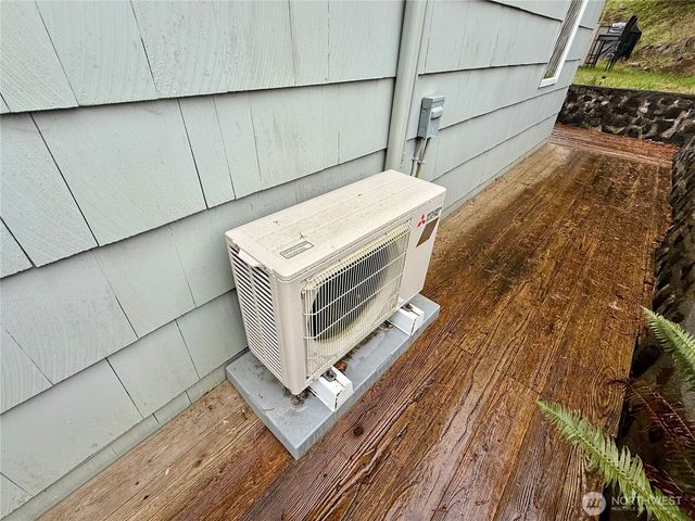 928 Bradford Street, Raymond, WA 98577