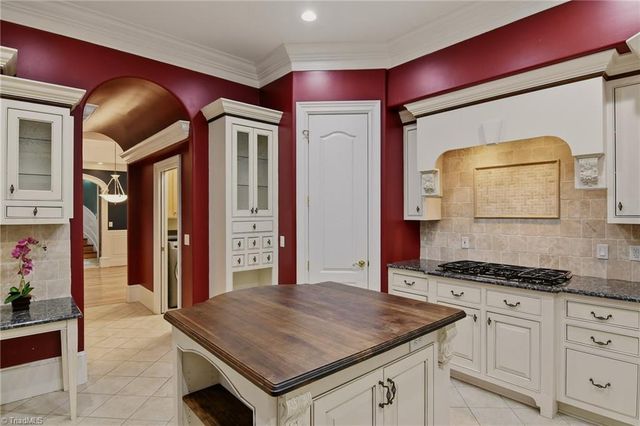 121 Salem Village Court, Clemmons, NC 27012
