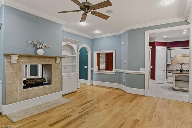 121 Salem Village Court, Clemmons, NC 27012