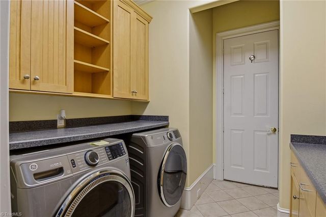 121 Salem Village Court, Clemmons, NC 27012