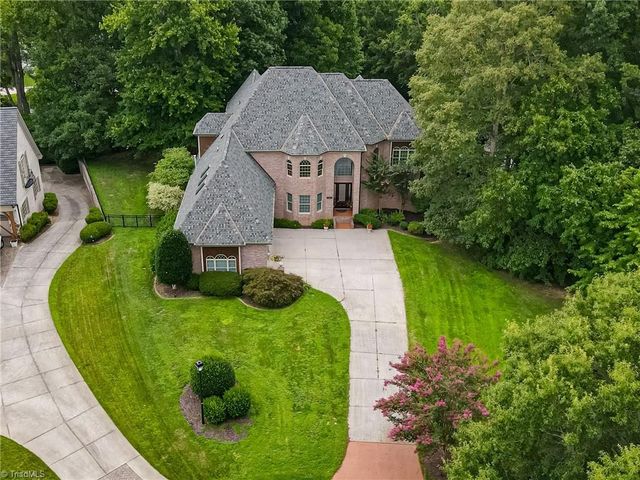 121 Salem Village Court, Clemmons, NC 27012