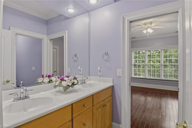 121 Salem Village Court, Clemmons, NC 27012