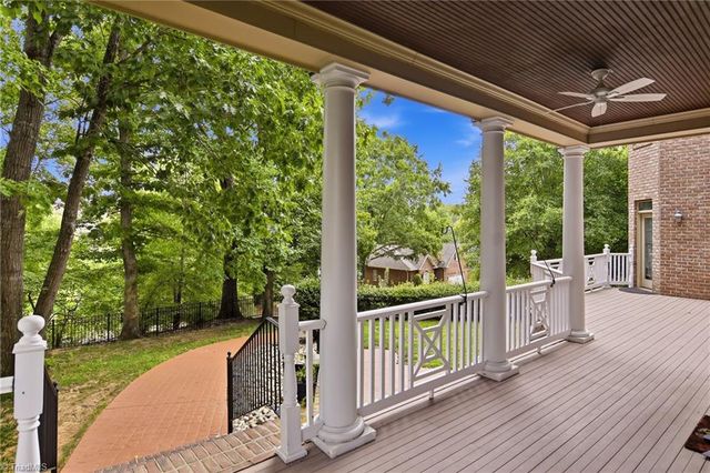 121 Salem Village Court, Clemmons, NC 27012