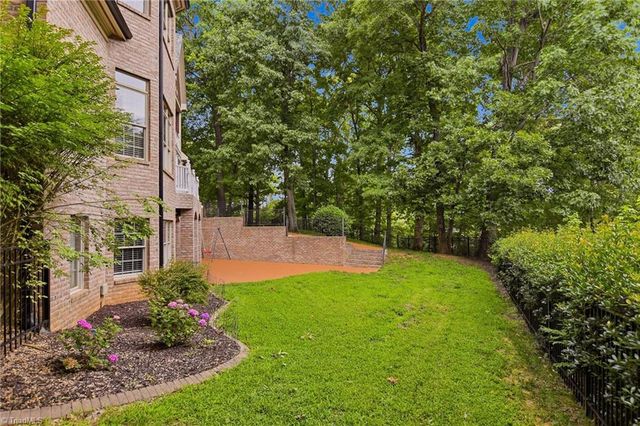 121 Salem Village Court, Clemmons, NC 27012