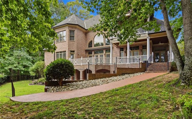 121 Salem Village Court, Clemmons, NC 27012