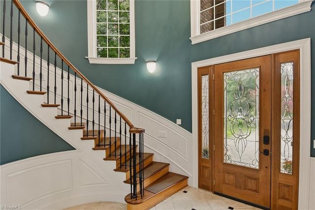 121 Salem Village Court, Clemmons, NC 27012