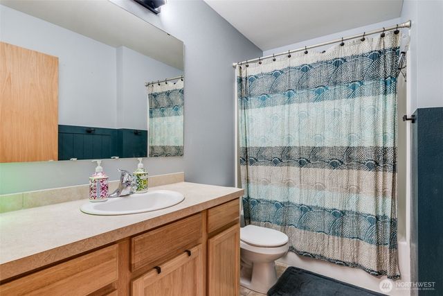 16633 Greenleaf Avenue SE, Yelm, WA 98597