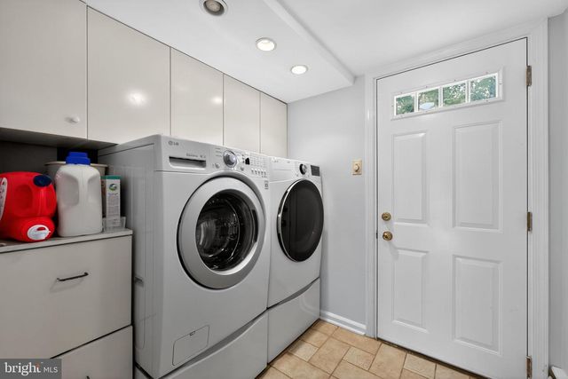 202 FAIRFIELD DR, Wallingford, PA 19086