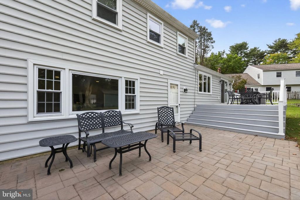 202 FAIRFIELD DR, Wallingford, PA 19086