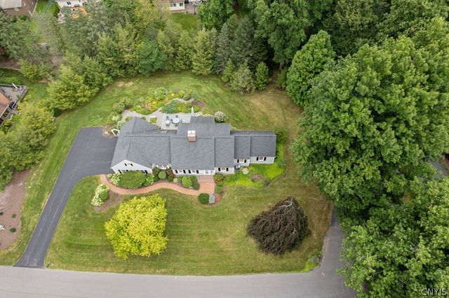 105 Henschke Drive, Manlius, NY 13066