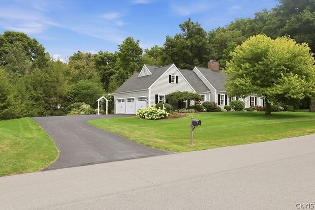 105 Henschke Drive, Manlius, NY 13066