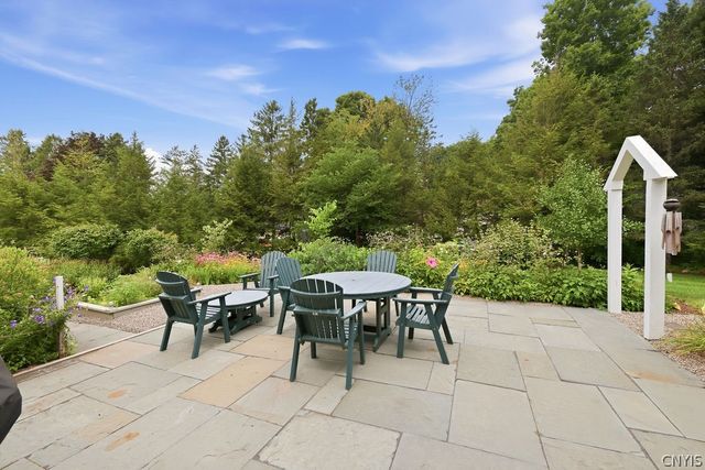 105 Henschke Drive, Manlius, NY 13066