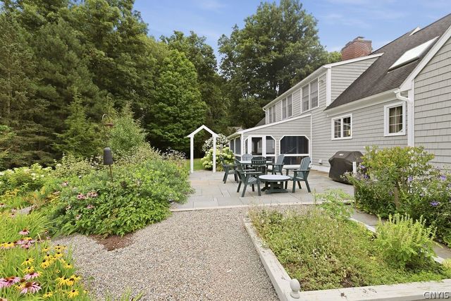 105 Henschke Drive, Manlius, NY 13066