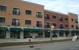 579 N Pontiac Trail, Walled Lake, MI 48390