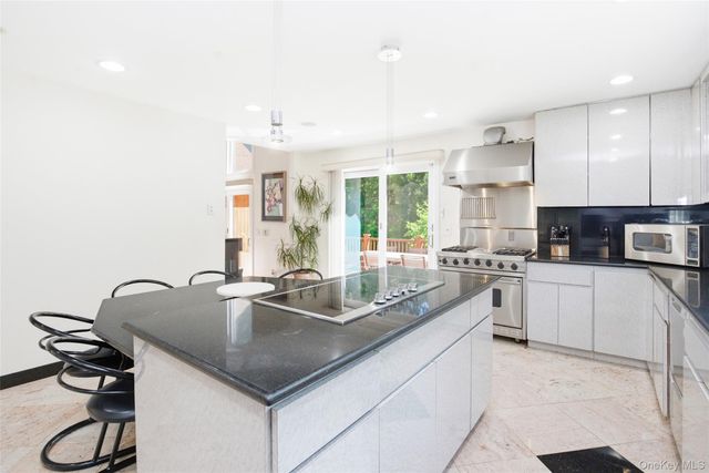 4 Old House Lane, Chappaqua, NY 10514