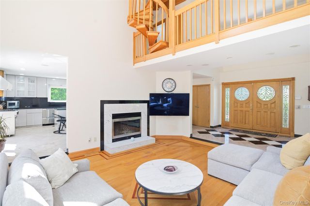 4 Old House Lane, Chappaqua, NY 10514