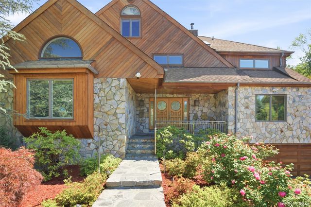 4 Old House Lane, Chappaqua, NY 10514