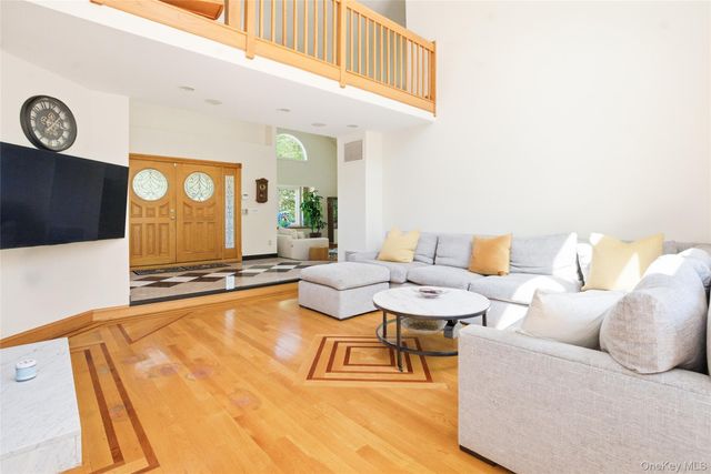4 Old House Lane, Chappaqua, NY 10514