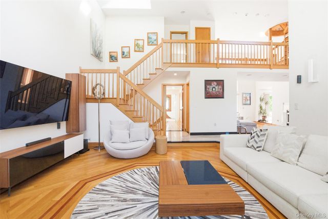4 Old House Lane, Chappaqua, NY 10514