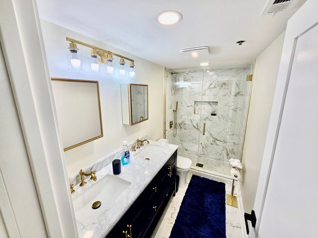 1330 Perry Street 202, Des Plaines, IL 60016