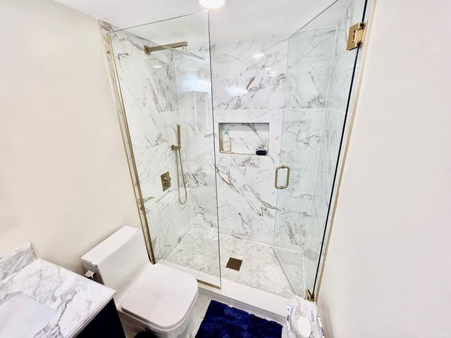 1330 Perry Street 202, Des Plaines, IL 60016