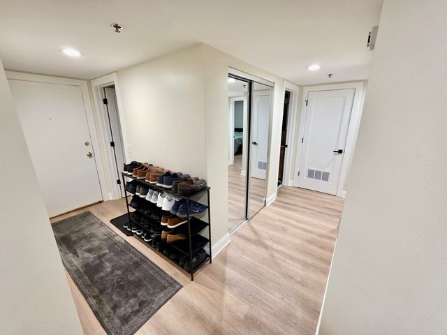 1330 Perry Street 202, Des Plaines, IL 60016