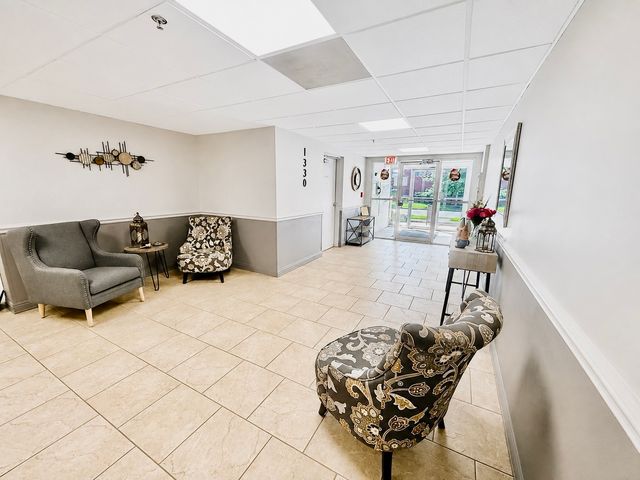1330 Perry Street 202, Des Plaines, IL 60016