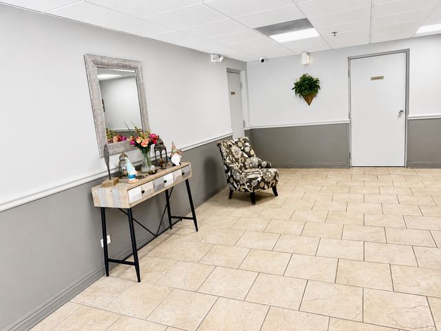 1330 Perry Street 202, Des Plaines, IL 60016