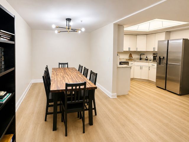 1330 Perry Street 202, Des Plaines, IL 60016