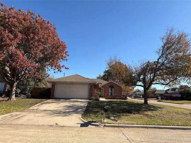6115 Meadowside Trail, Arlington, TX 76017