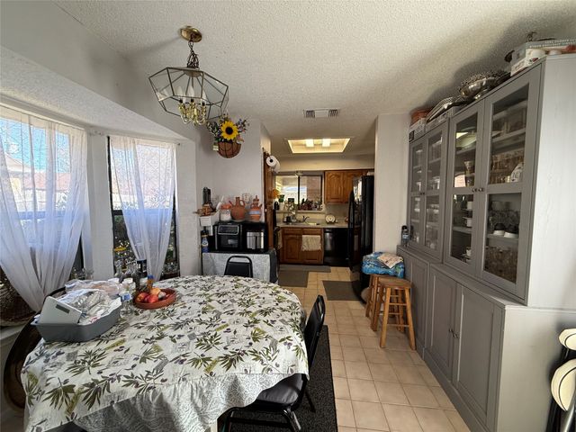 6115 Meadowside Trail, Arlington, TX 76017