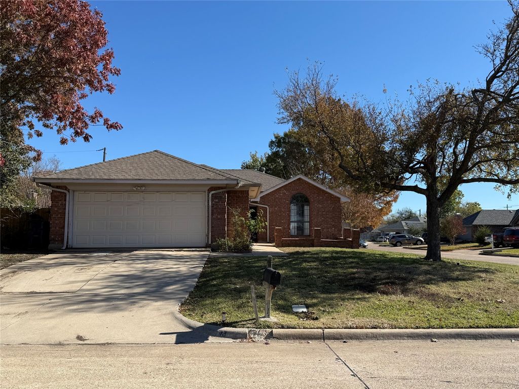 6115 Meadowside Trail, Arlington, TX 76017