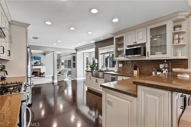 2204 E Vista Mesa Way, Orange, CA 92867