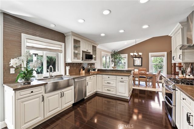 2204 E Vista Mesa Way, Orange, CA 92867
